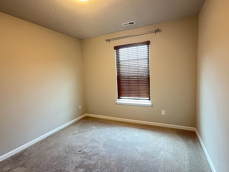 111 Honor Ln — Photo 6