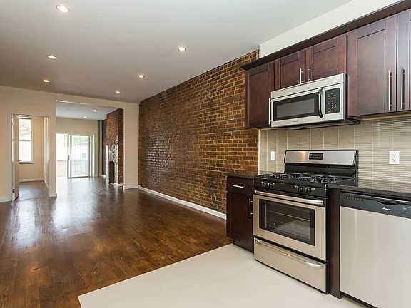 4th image of 201 N 6th St APT 1R