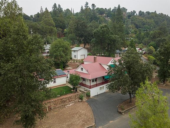 5th image of 233 Southgate Dr