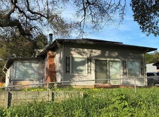 19 Overpass Rd, Royal Oaks, CA 95076