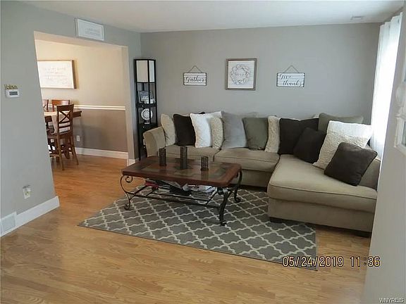 3rd image of 81 Parkview Ct