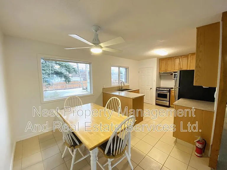 236 Nicholson St S #A — Photo 4