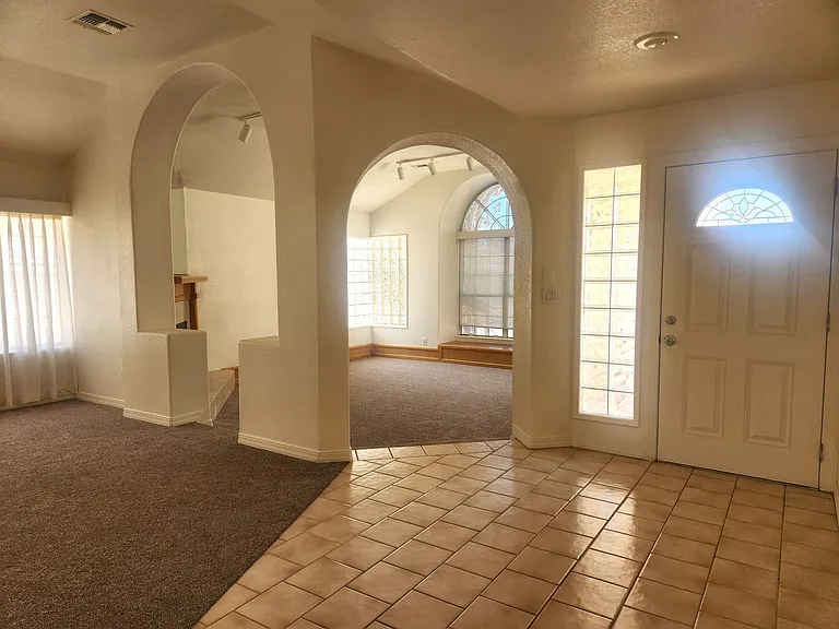 3660 Catalina Dr — Photo 5