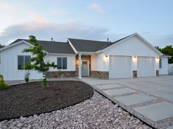 118 W 1100 N, Harrisville, UT 84404