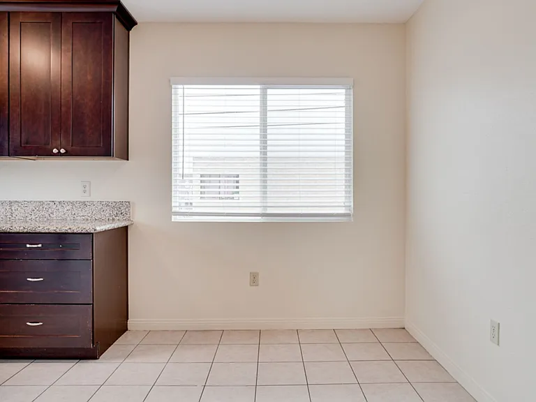 3846 Van Dyke Ave — Photo 17