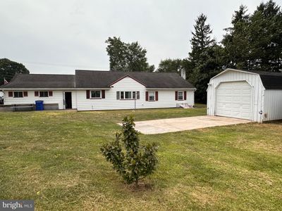 220 E Graceville Rd, Breezewood, PA, 15533