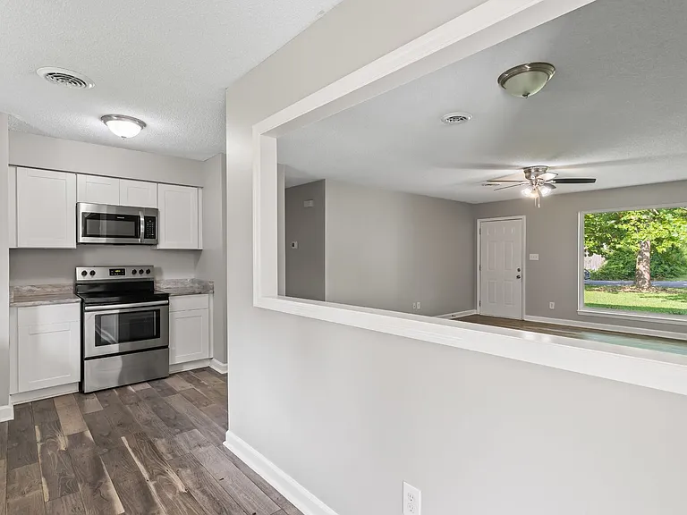 102 Sterling Rd — Photo 10