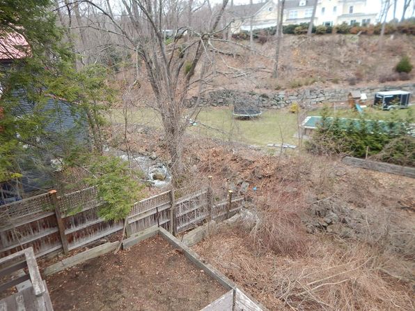 10 Chesterfield Road, Hinsdale, NH 03451