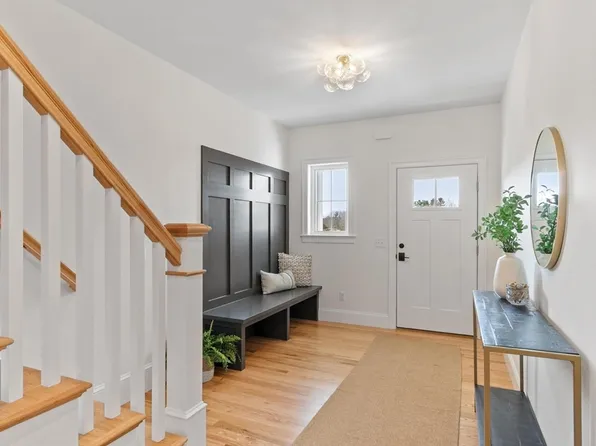 81 Oliver Pond Cir #8, Franklin, MA 02038