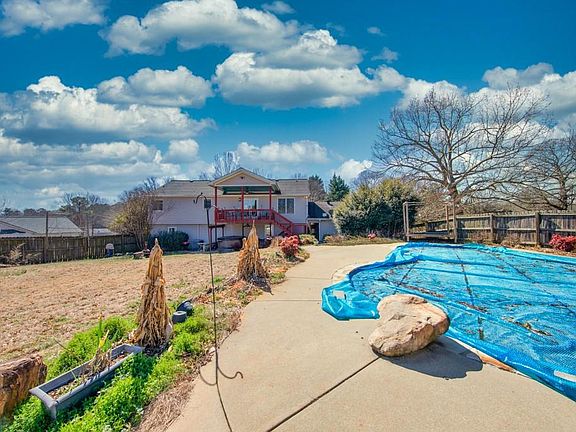 4th image of 660 Hill Meadow Dr