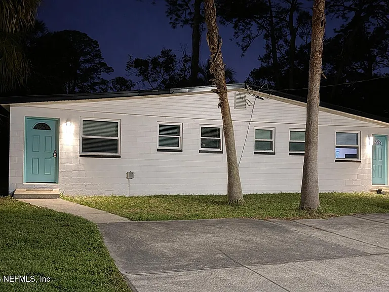 696 Kestner Rd — Photo 1