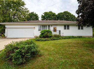 201 E Ririe Pl, Flanagan, IL 61740