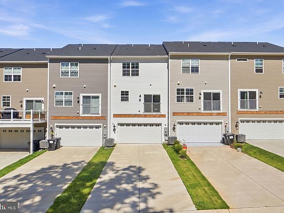 3rd image of 2243 Barhill Way