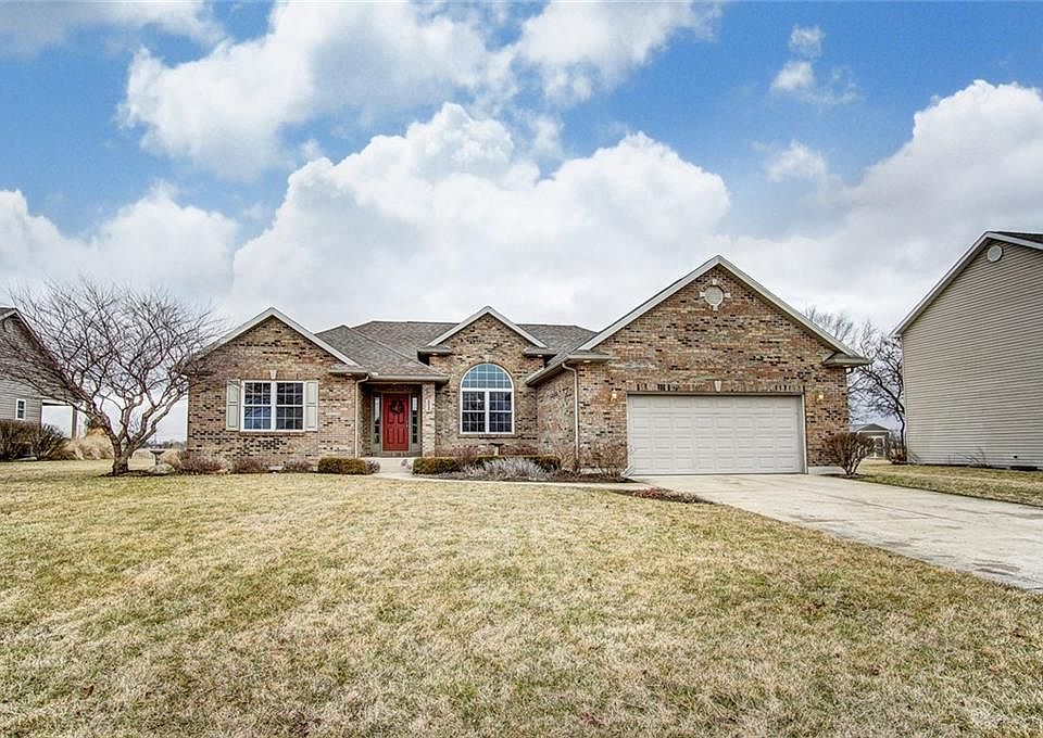 1st image of 3047 Parkwood Dr