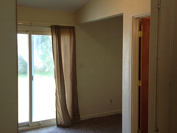 5th image of 19401 Monterey Ave