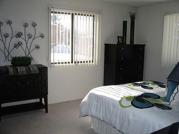 4th image of 2111 Maverick Dr APT A
