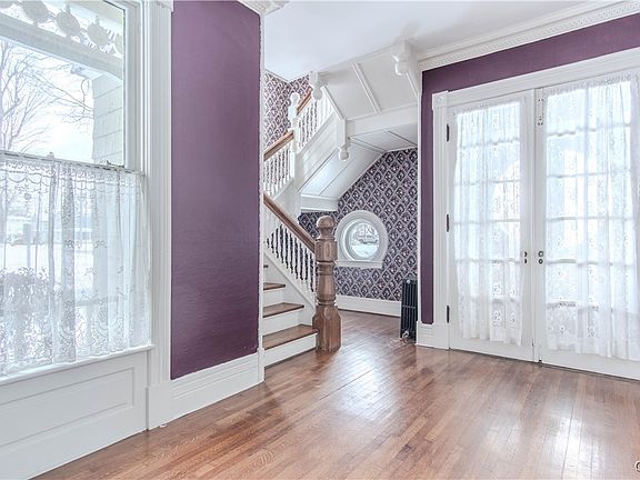 4th image of 302 Keyes Ave