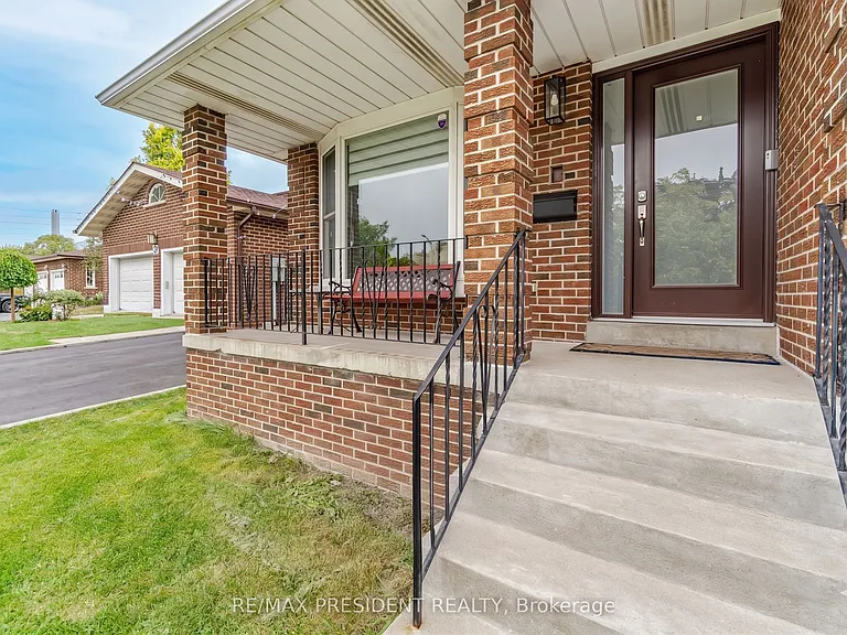 13 Panorama Cres — Photo 5