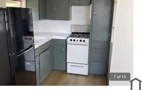 3rd image of 2833 E Harvard Ave