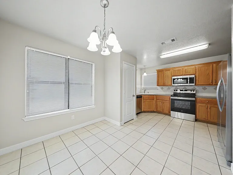 4802 Sapphire Dr — Photo 6