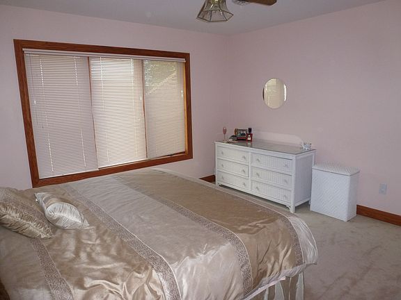 3rd image of 1 Hipp Brook Dr