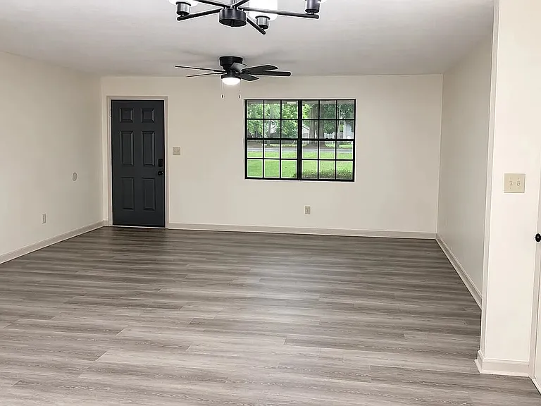 6454 W Fayetteville Rd — Photo 4