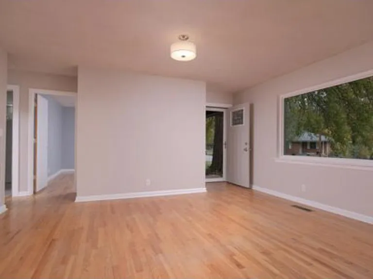 1324 Mayfield Ln — Photo 6