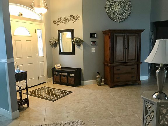 3rd image of 7 Peppercorn Ln