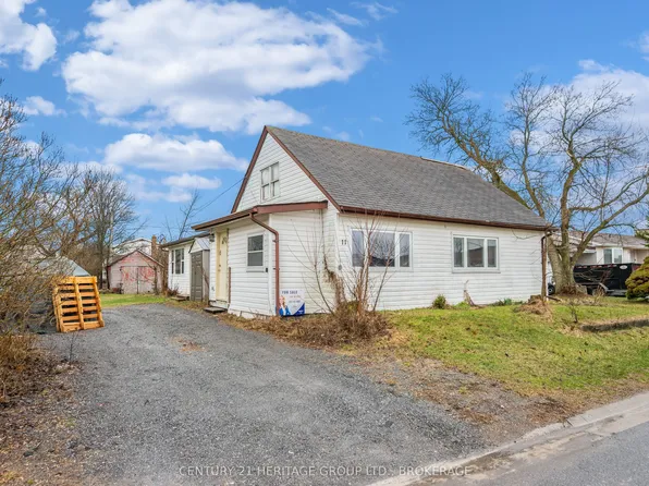11 North St, Loyalist, ON K0H 2H0