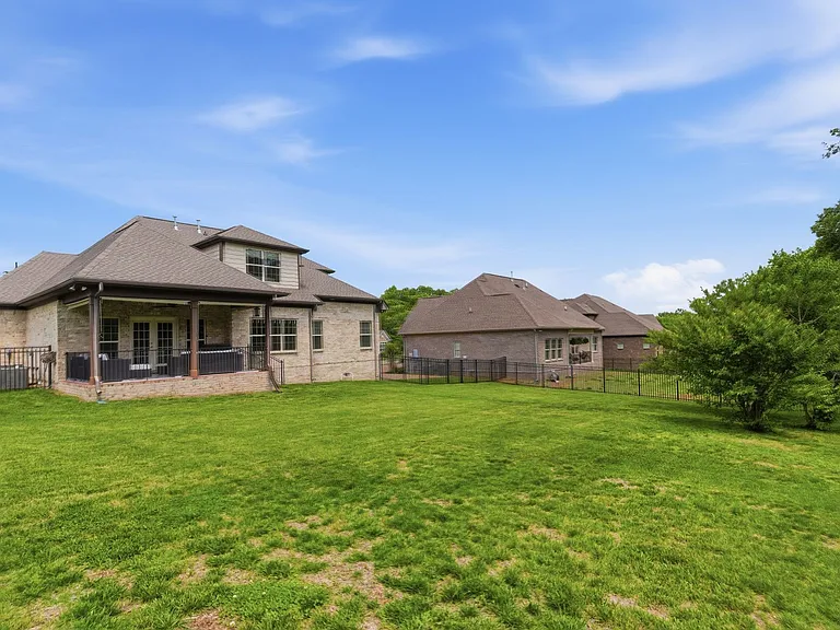 101 Corbin Ct — Photo 44