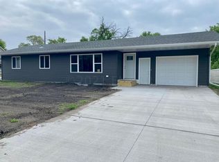 208 5th Ave SE, Barnesville, MN 56514