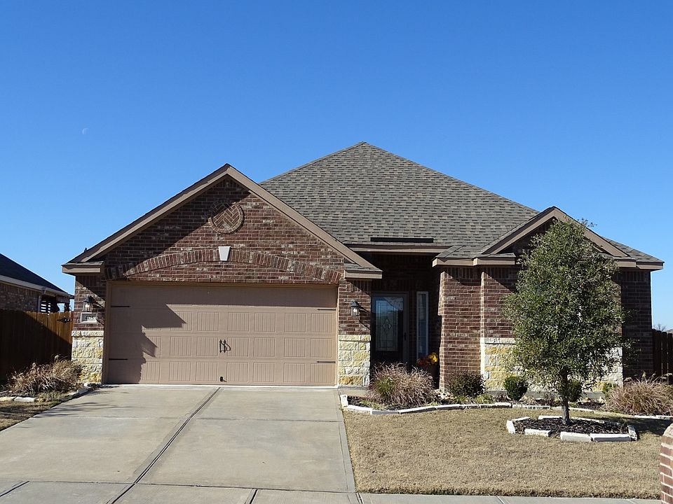 1st image of 405 Lipizzan Ln