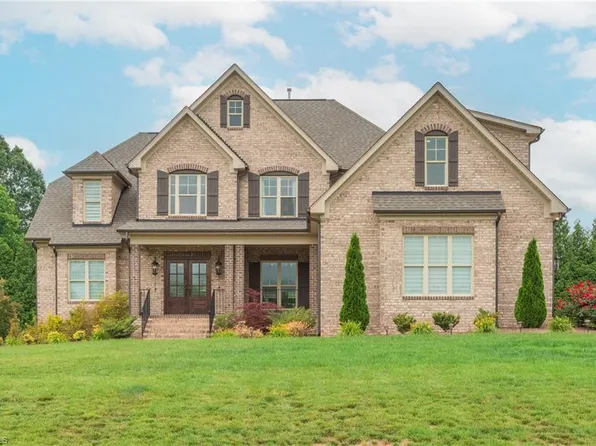 6622 Linville Ridge Dr, Oak Ridge, NC 27310