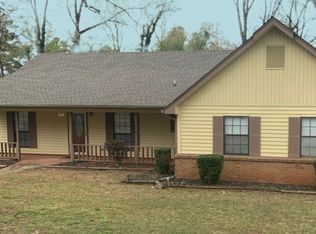 59 Quince St, Columbus, MS 39702