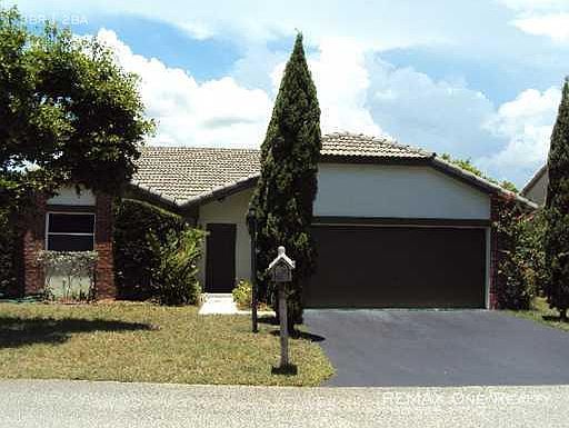 1st image of 5911 York Ln