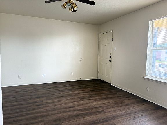 3rd image of 1107 Circle M Dr #C