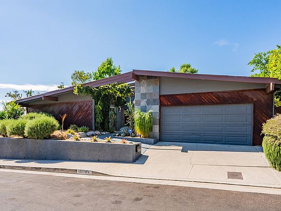 3rd image of 22705 Crespi St