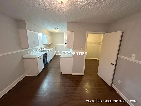 3rd image of 3830 Philsdale Ave
