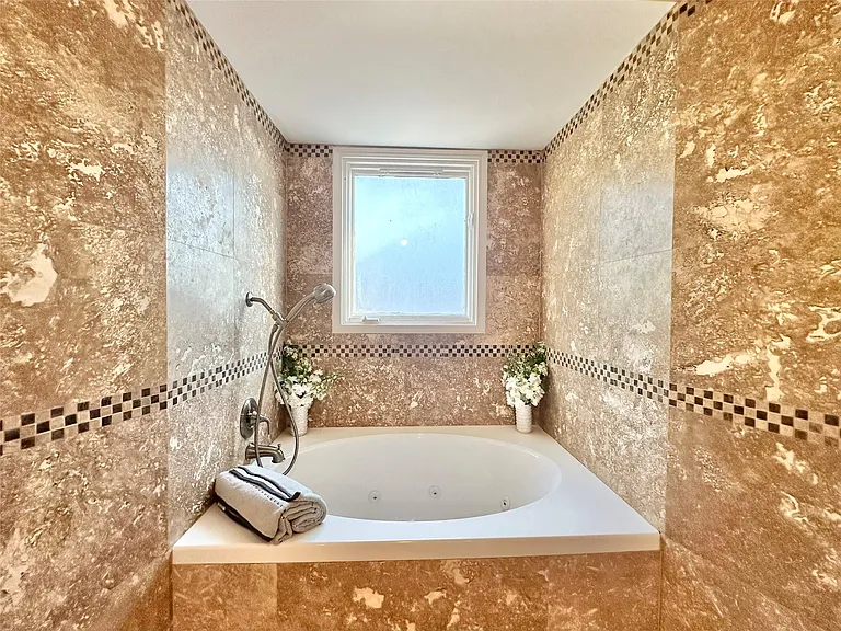 2514 Nantucket Dr #C — Photo 18