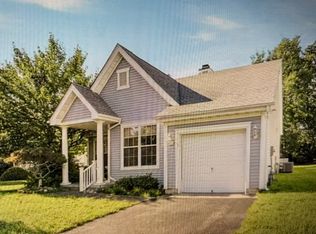 30 Fountain View Dr, Barnegat, NJ 08005