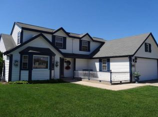 9017 Meadow Park Ln, Franksville, WI 53126