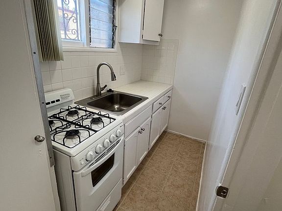 5th image of 225 S Occidental Blvd APT 19