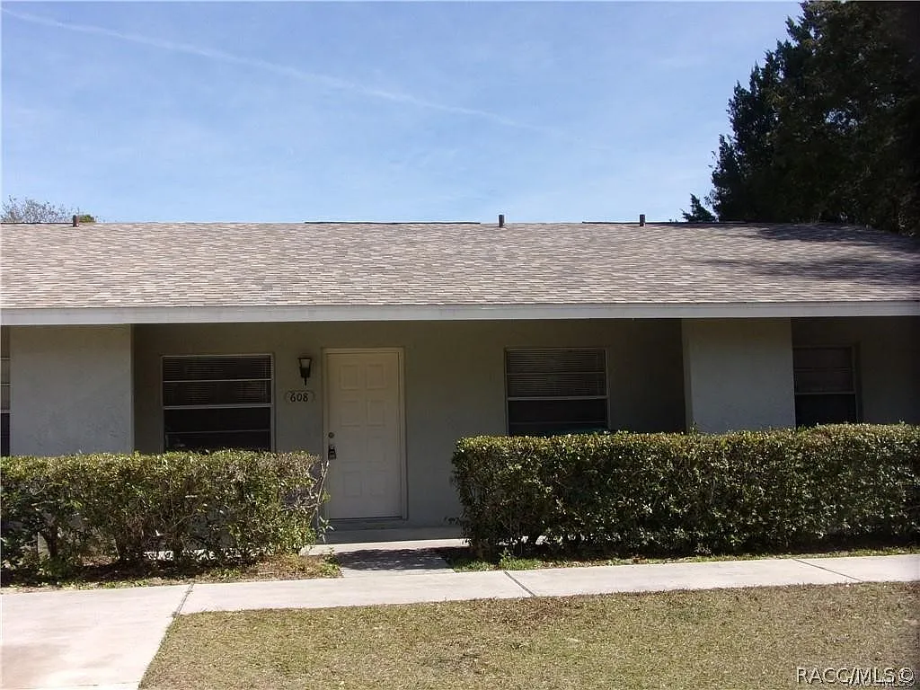 2 bed, 1.0 bath, 980 sqft, $1,170 — Photo 1
