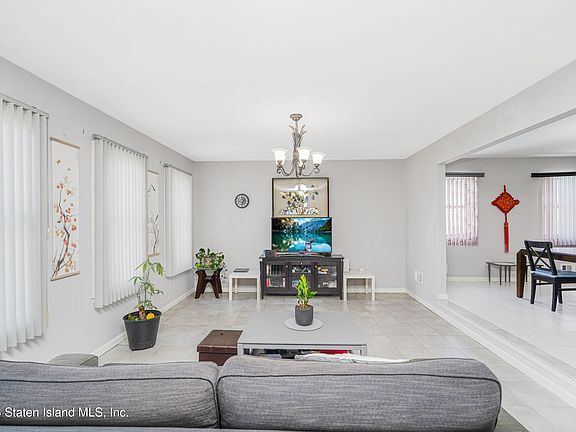 3rd image of 1114 Arden Ave