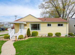 21901 Avalon St, Saint Clair Shores, MI 48080
