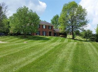 2790 Devils Backbone Rd, Cincinnati, OH 45248