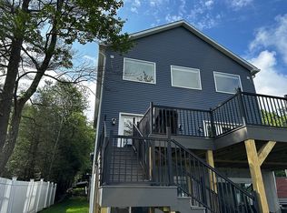 144 S Lake Dr, Lake Harmony, PA 18624