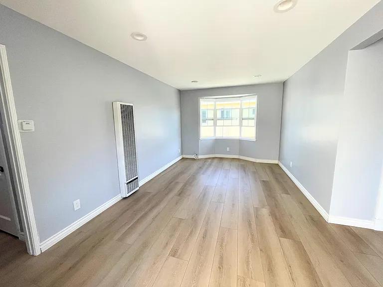 120 Bennett Ave #9 — Photo 2