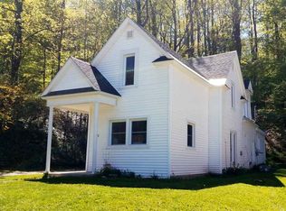 434 Spring Valley St, Beulah, MI 49617