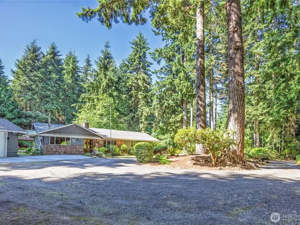541 Surfcrest Place NE, Poulsbo, WA 98370